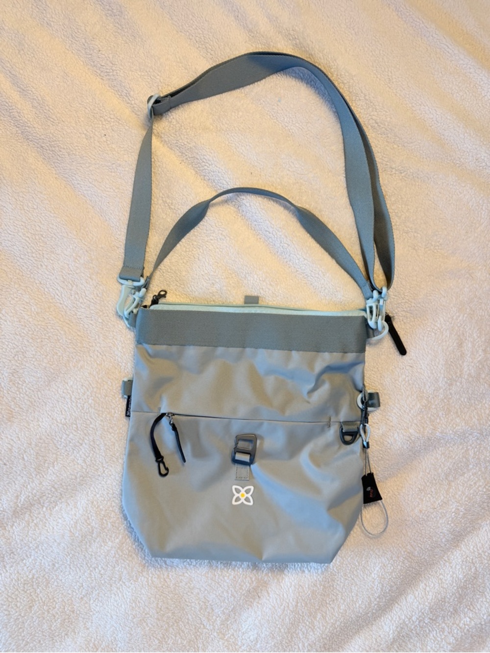 Sherpani Viso Tote Crossbody Convertible Bag in Lichen colorway